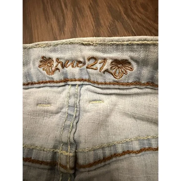 Rue 21 Light Wash Denim Western Mini Skirt Eyelet Lace Y2K Floral Pockets 7/8 - Picture 6 of 8